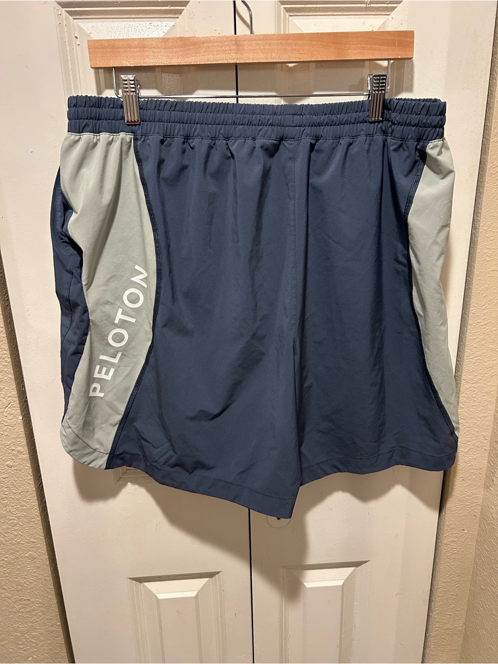 Peloton Men’s Lined Athletic Shorts , XL